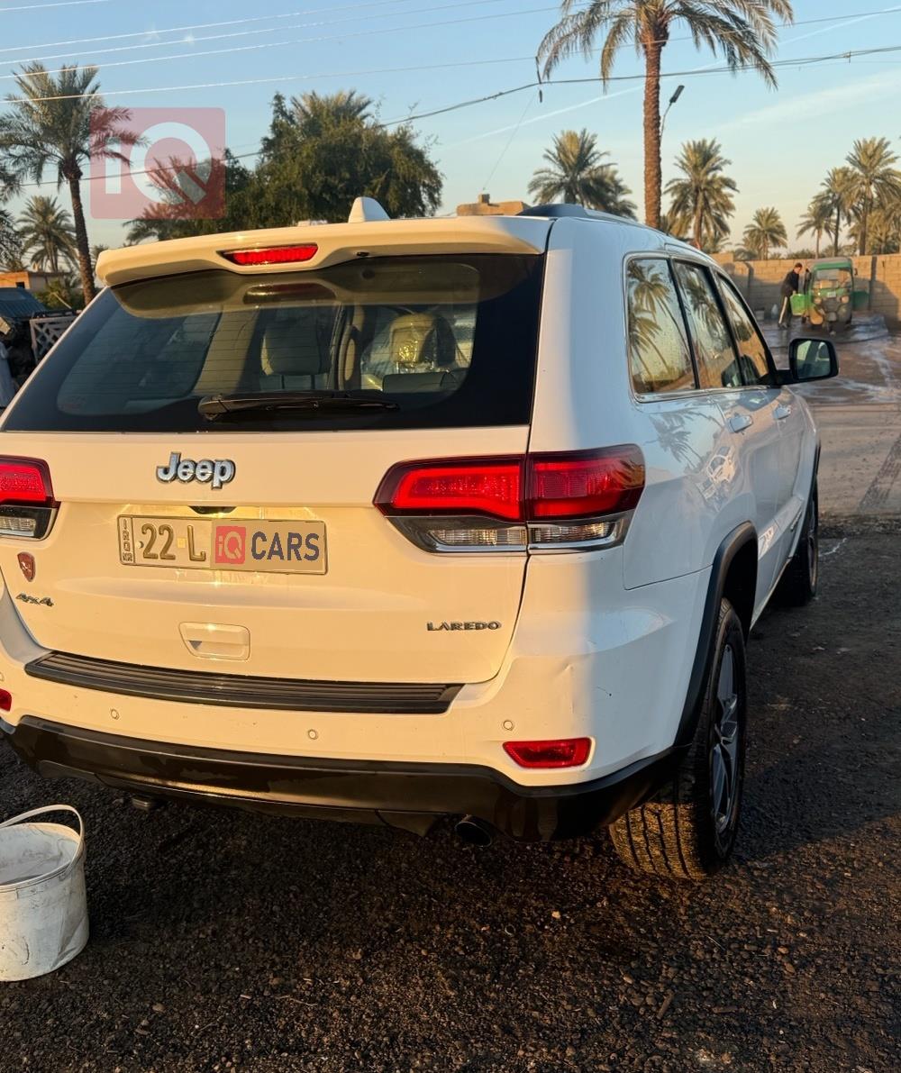 جیپ گراند شیرۆکی